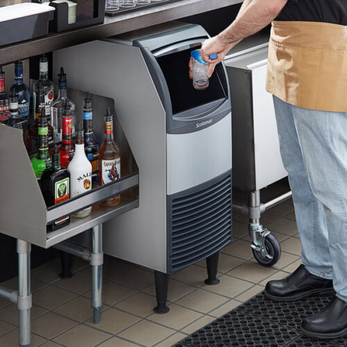 Scotsman UF0915 15" Air Cooled Undercounter Flake Ice Machine - 96 lb. - Image 2