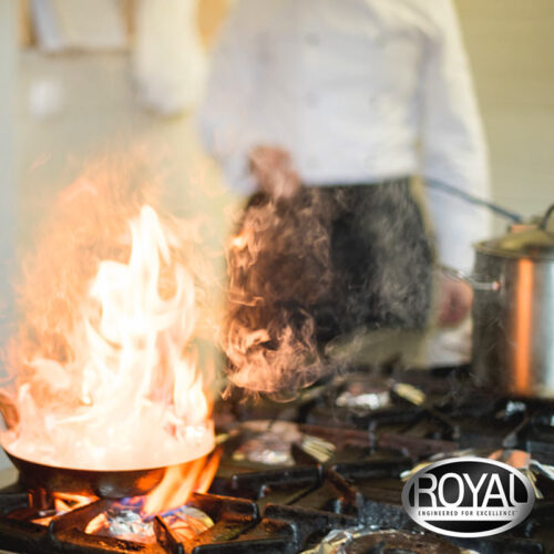 Royal RRE 4GT12 Electric 4 Burner 36" Range with 12" Griddle & Standard Oven - Image 2